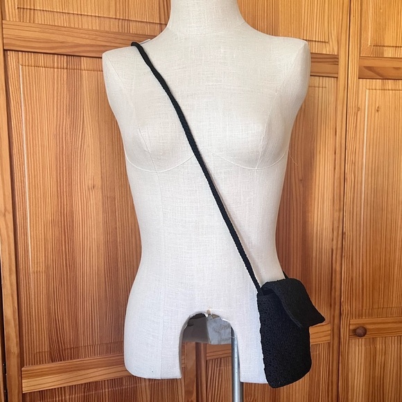 The Sak Black Crochet Crossbody Bag Purse Boho Neutral Classic - Picture 2 of 9